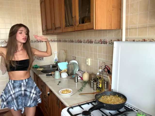 BlondellFriot live cam on BongaCams