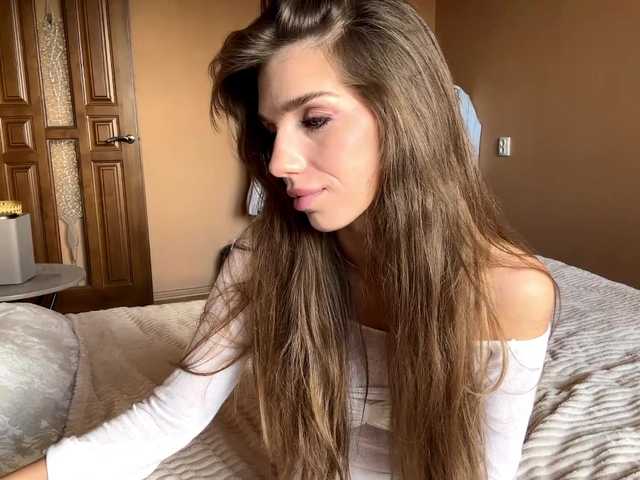 BlondellFriot live cam on BongaCams
