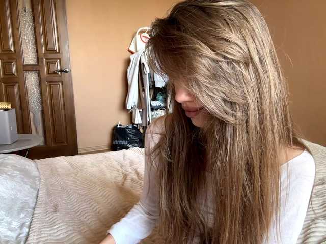 BlondellFriot live cam on BongaCams