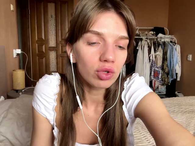 BlondellFriot live cam on BongaCams