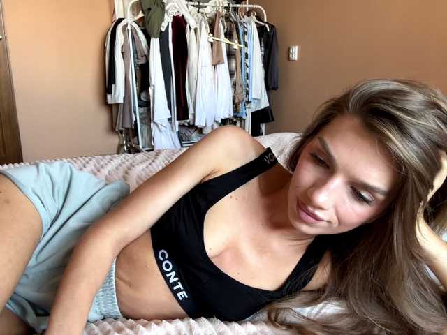BlondellFriot live cam on BongaCams