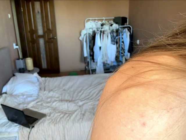 BlondellFriot live cam on BongaCams