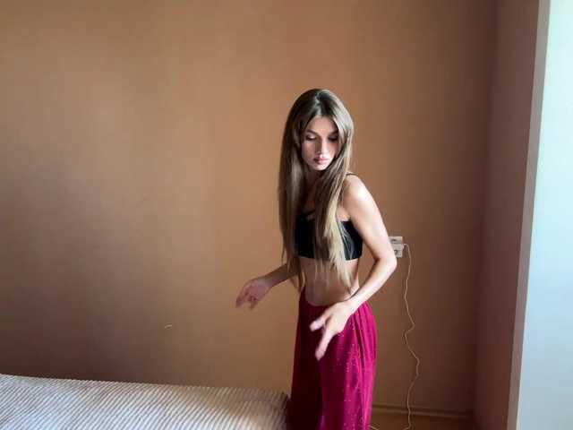 BlondellFriot live cam on BongaCams