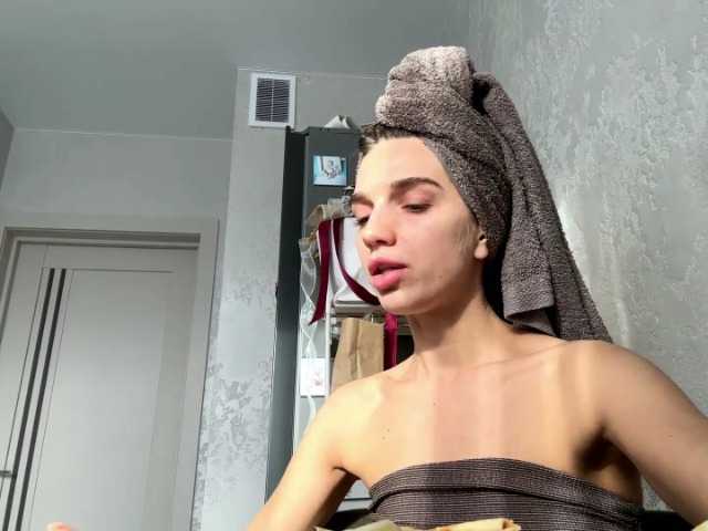 BlondellFriot live cam on BongaCams