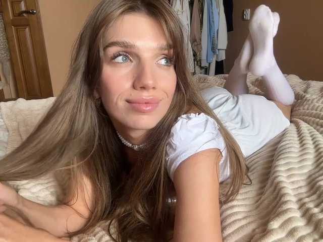 BlondellFriot live cam on BongaCams