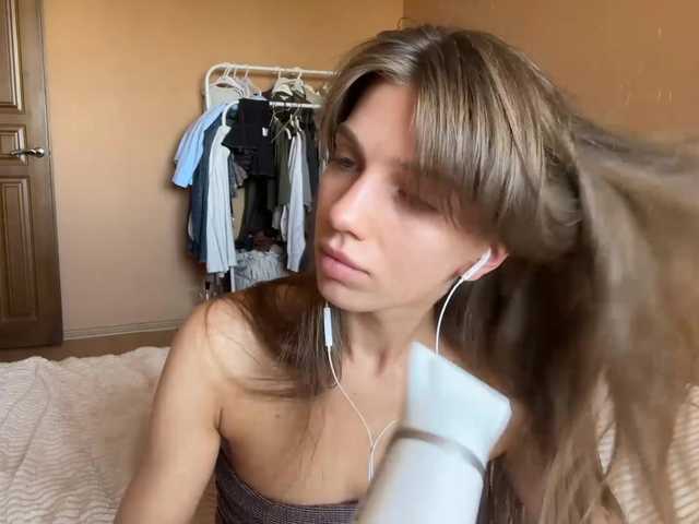 BlondellFriot live cam on BongaCams