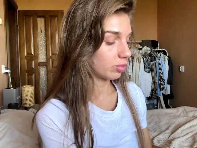BlondellFriot live cam on BongaCams