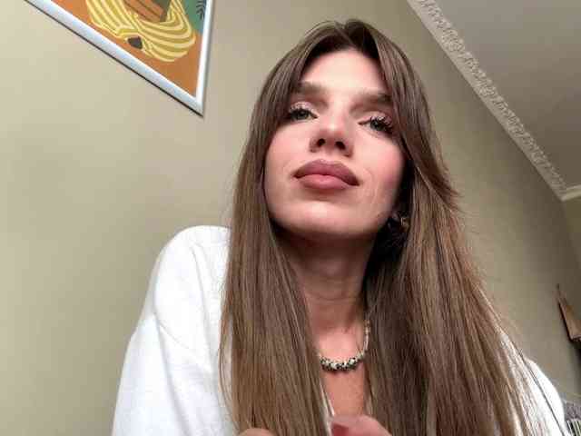 BlondellFriot Live Webcam on BongaCams