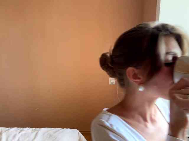 BlondellFriot Live Webcam on BongaCams