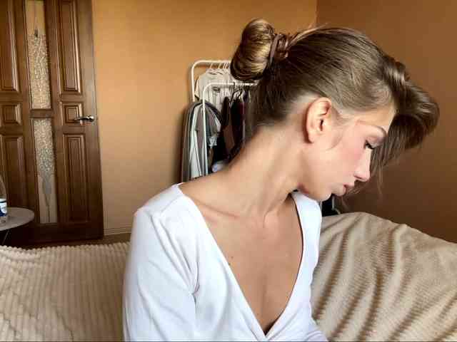 BlondellFriot Live Webcam on BongaCams