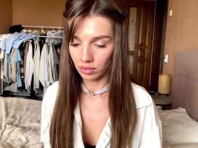 BlondellFriot Live Webcam on BongaCams