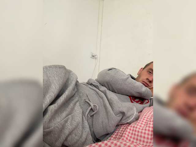Alfaredmm live cam