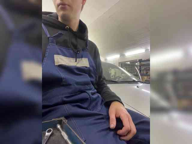 Timoshka23's cam show statistics and live stream