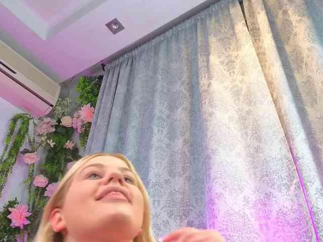 JosephineMoon webcam