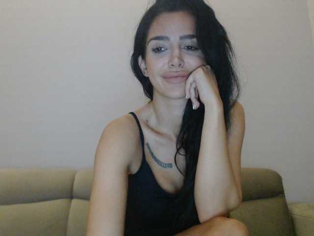 Gloriyapg live cam on BongaCams