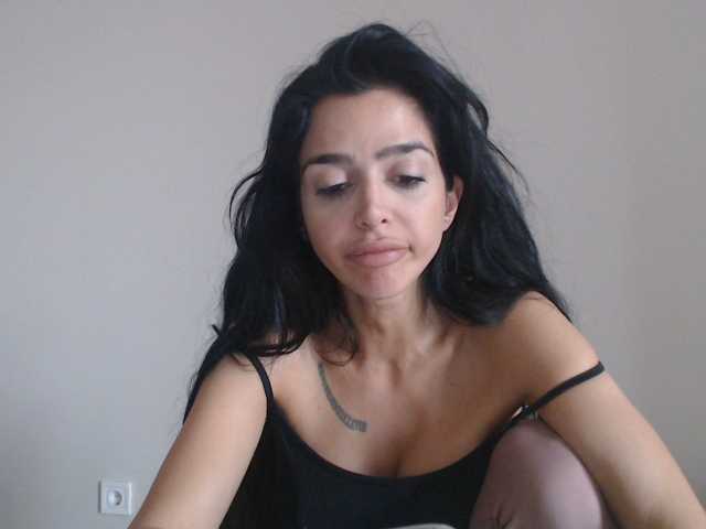 Gloriyapg live cam on BongaCams