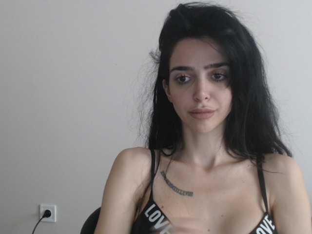 Gloriyapg live cam on BongaCams