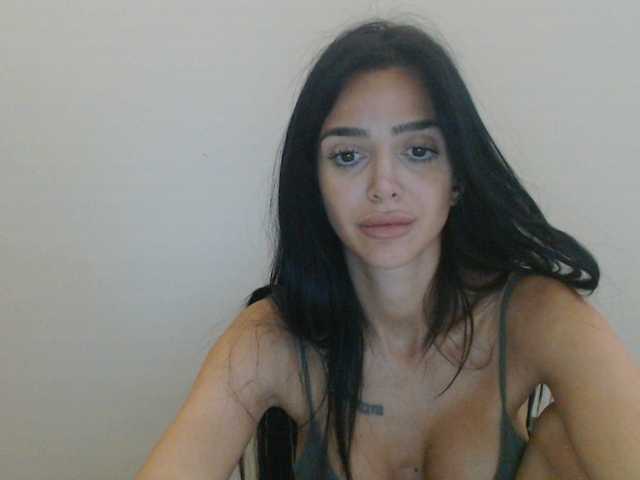 Gloriyapg live cam on BongaCams