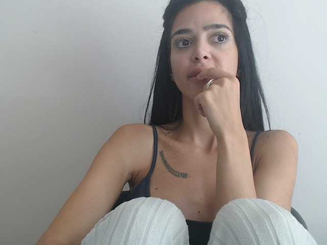 Gloriyapg live cam on BongaCams
