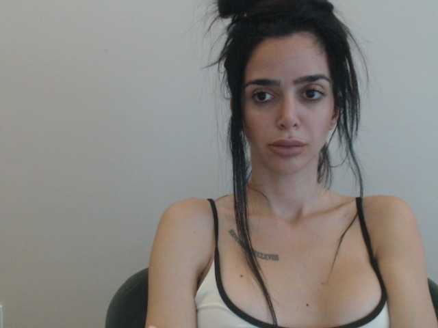Gloriyapg live cam on BongaCams