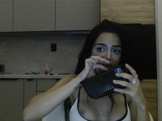 Gloriyapg live cam on BongaCams