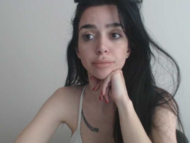 Gloriyapg live cam on BongaCams
