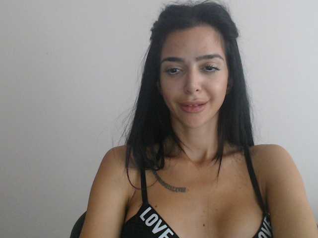 Gloriyapg live cam on BongaCams