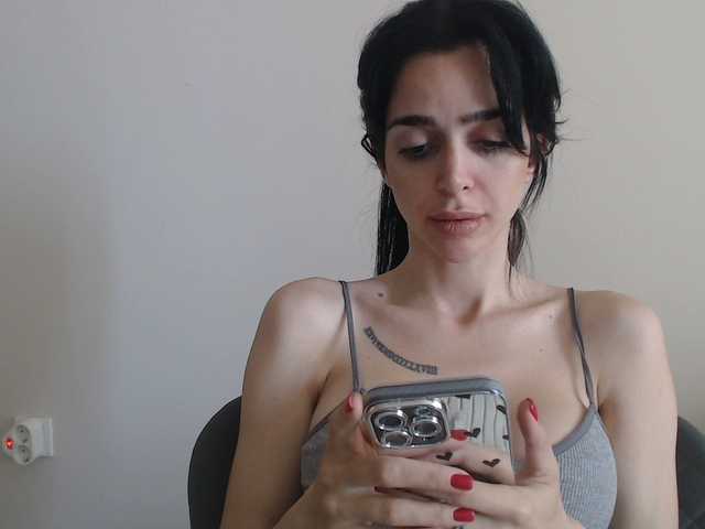 Gloriyapg live cam on BongaCams