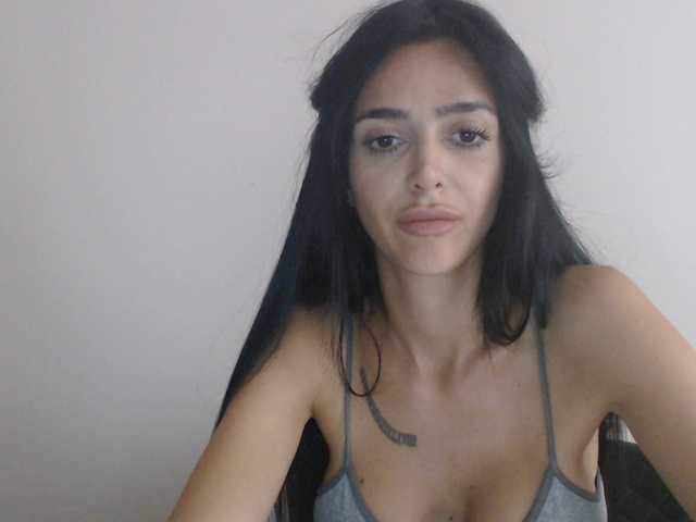 Gloriyapg live cam on BongaCams
