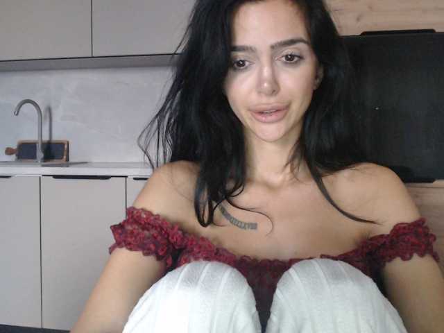 Gloriyapg live cam on BongaCams
