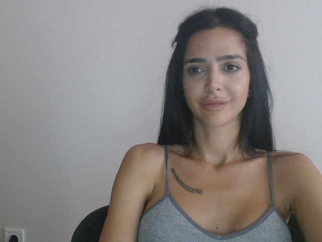 Gloriyapg live cam on BongaCams
