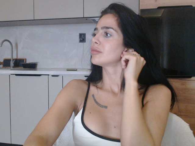 Gloriyapg live cam on BongaCams