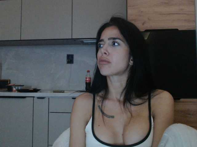 Gloriyapg live cam on BongaCams
