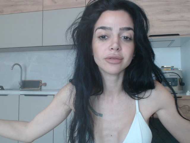 Gloriyapg live cam on BongaCams