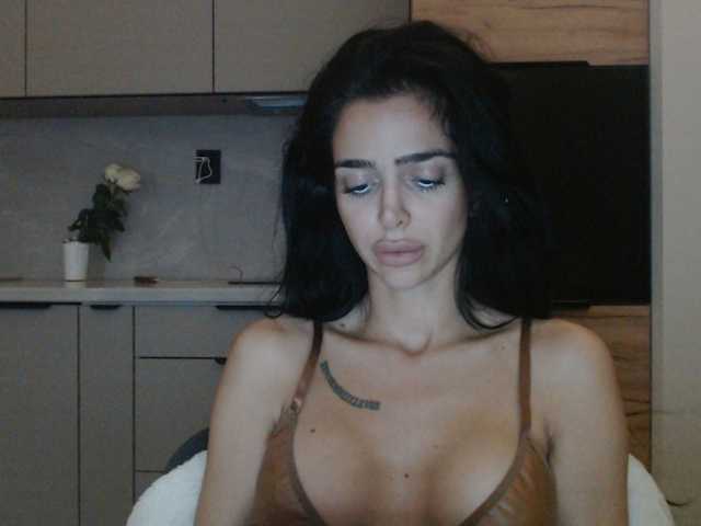 Gloriyapg live cam on BongaCams