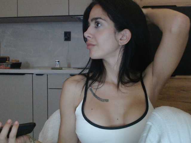 Gloriyapg live cam on BongaCams
