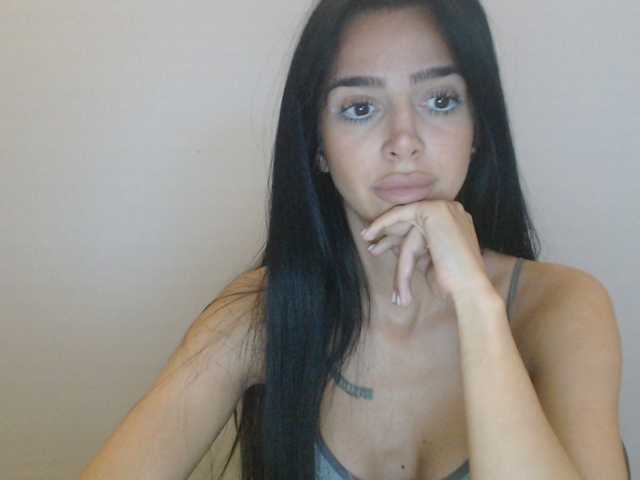 Gloriyapg live cam on BongaCams