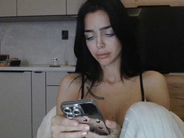Gloriyapg live cam on BongaCams