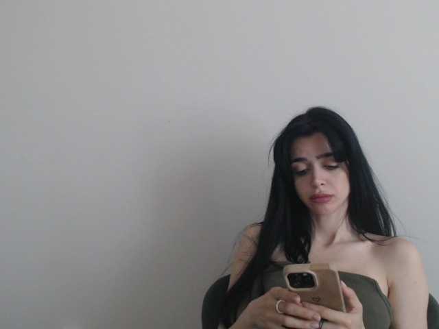le modèle Gloriyapg est en webcam porno dans un show sur le site bongacams, il possède les tags suivants: White/Caucasian,Brunette,Shaved