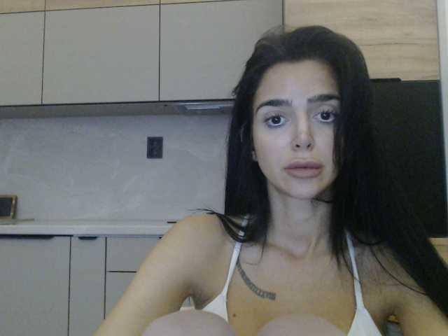 Gloriyapg live cam on BongaCams