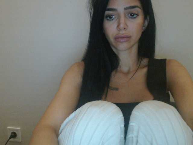 Gloriyapg live cam on BongaCams