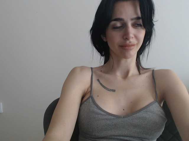 Gloriyapg live cam on BongaCams