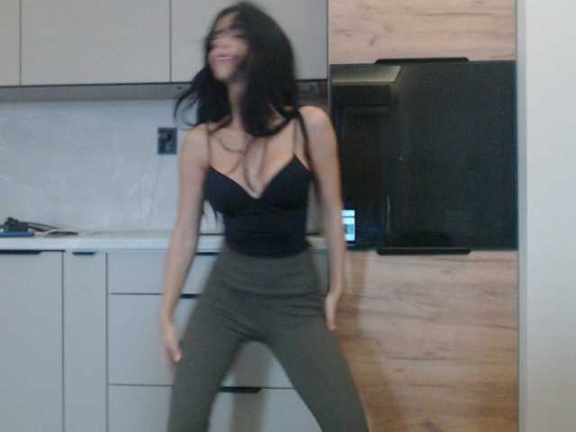 Gloriyapg, live now on BongaCams