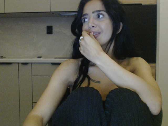 Gloriyapg, en vivo ahora en BongaCams
