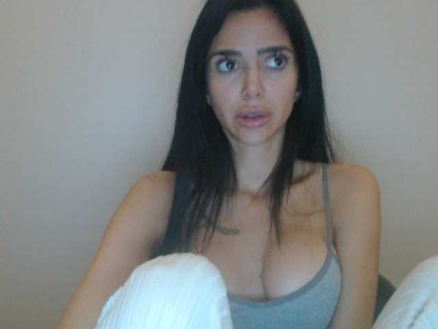 Gloriyapg live cam on BongaCams