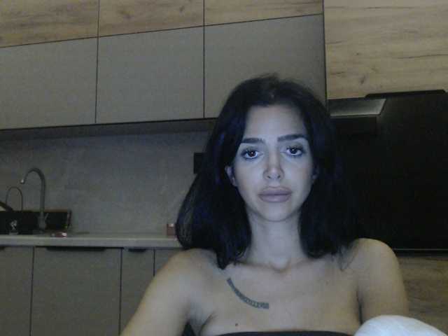 Gloriyapg live cam on BongaCams