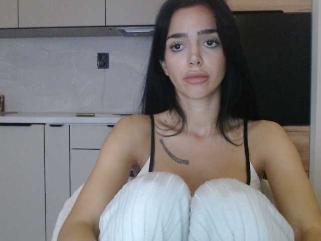 Gloriyapg live cam on BongaCams