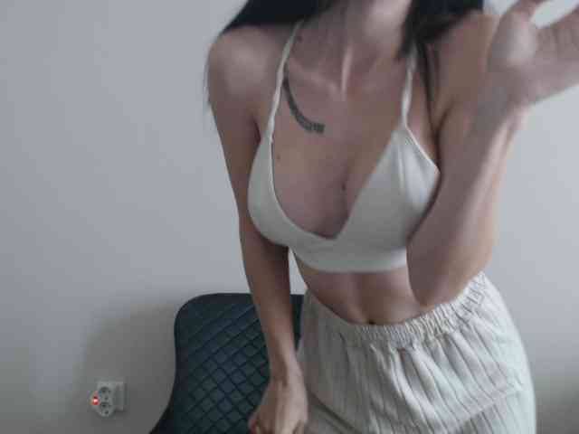 Gloriyapg webcam