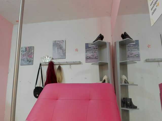 kim- live cam preview