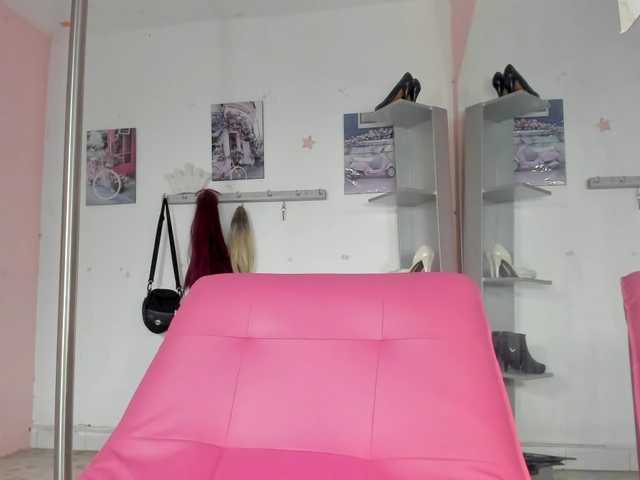 kim- live cam preview